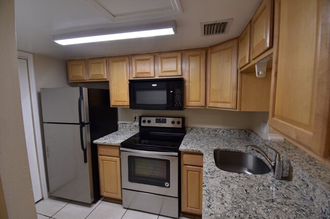 Building Photo - Very Nice cozy 1bd 1ba Condo in Altamonte ...