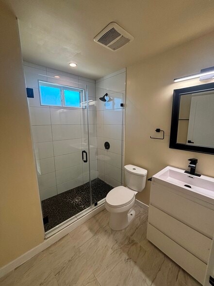 Building Photo - 1651 W 85th St