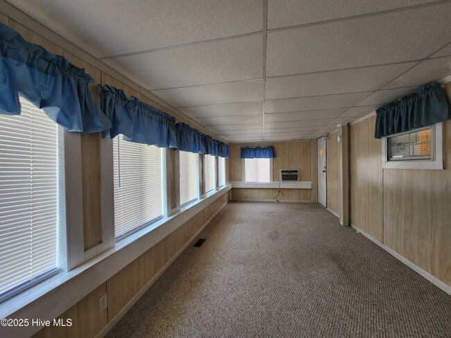 Building Photo - 508 Ocean Spray Dr