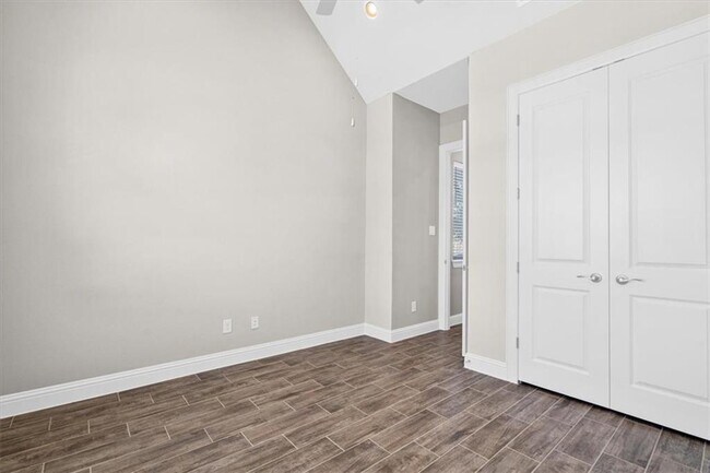 Building Photo - 600 C-Bar Ranch Trl