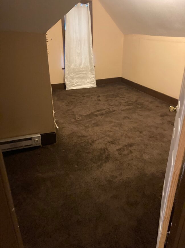 Building Photo - 89 W Walnut St