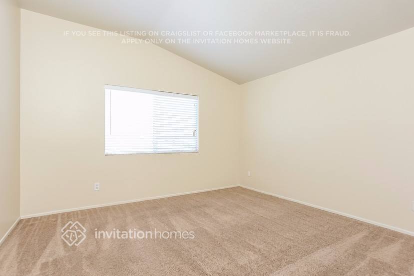 Building Photo - 741 Chatham Way