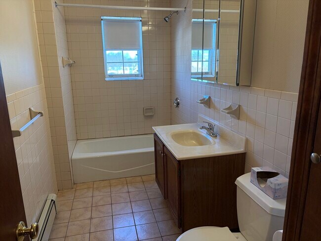 Building Photo - 8 Summer St