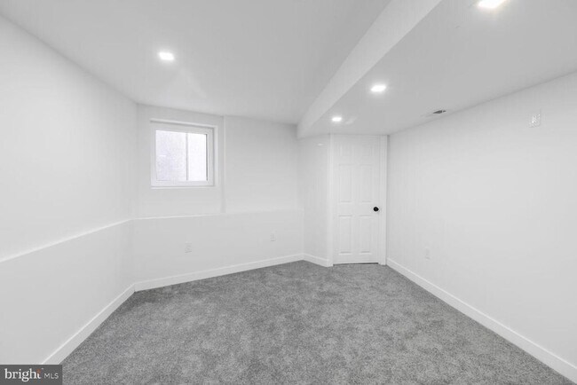 Building Photo - 530 Laurens St
