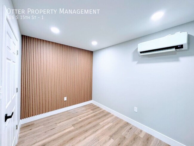 Building Photo - 926 S 15th St