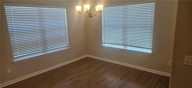 Building Photo - 302 Emerald Woods