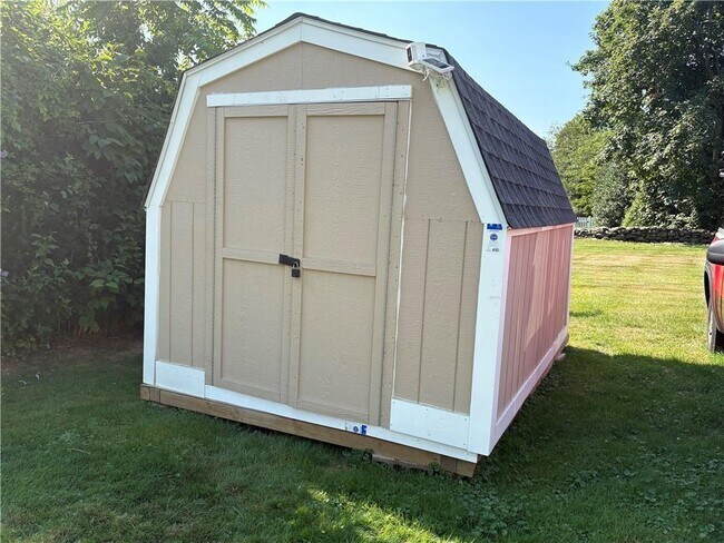 Building Photo - 438 Wolcott Ave