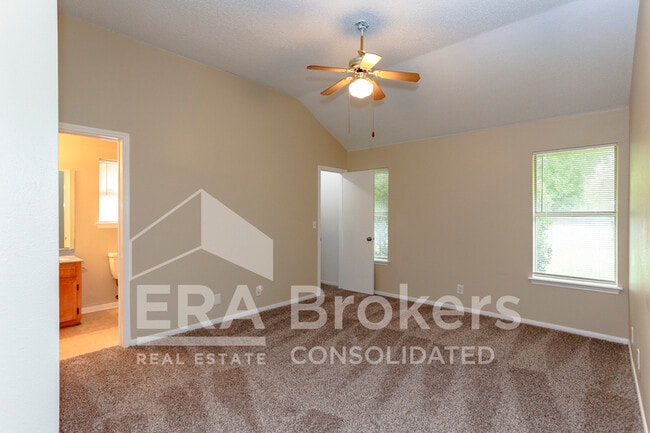 Building Photo - 2304 Sherman Dr