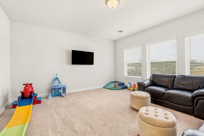 Building Photo - Elegant Living with Space to Spare | 4 Bed • 3.5 Bath