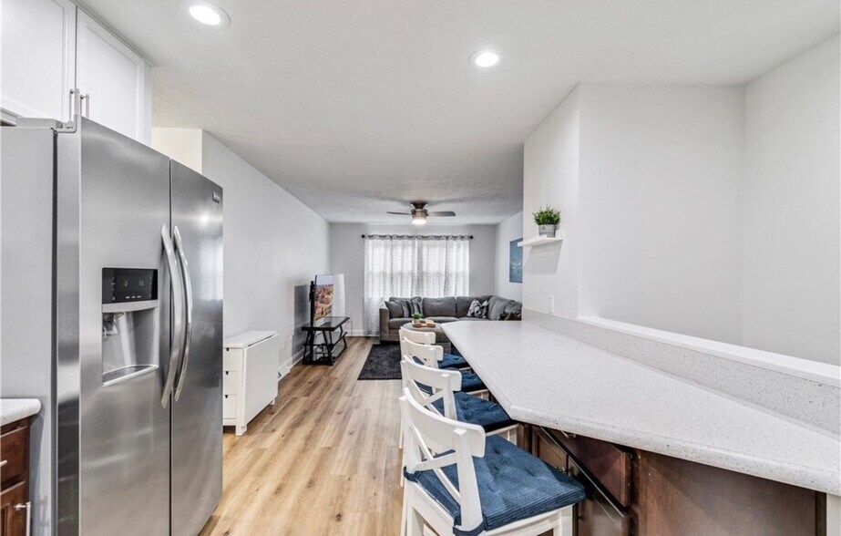 Building Photo - 3811 Edgepark Dr