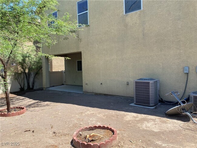 Building Photo - 4821 Longshot Dr