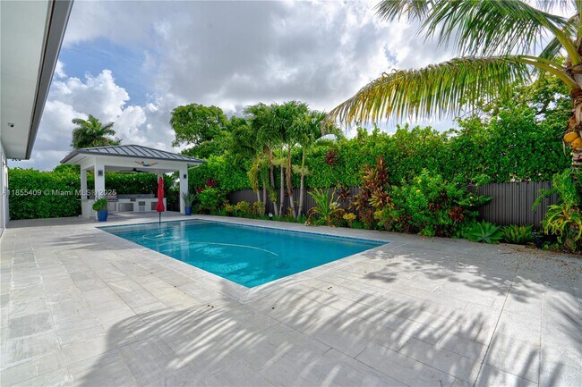 Building Photo - 2521 SW 105th Ave