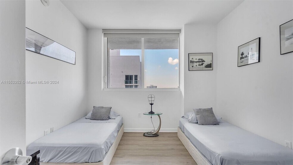 Building Photo - 253 NE 2nd St