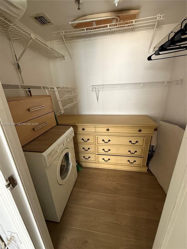 Building Photo - 555 NE 15th St