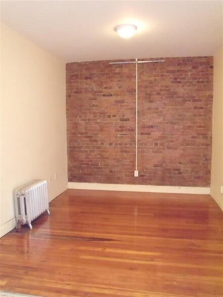 Building Photo - 217 Highland Ave