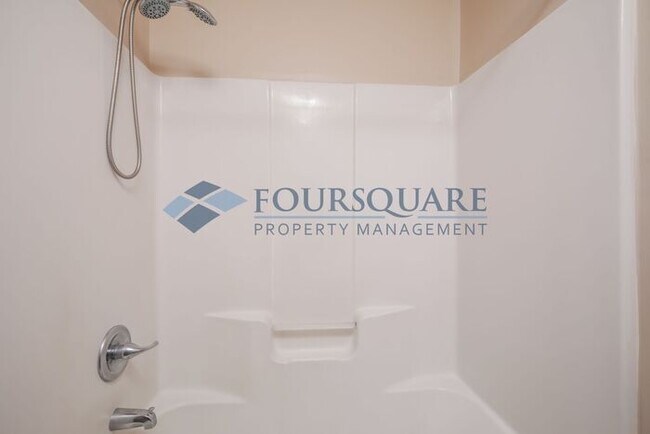 Building Photo - Charming Raleigh Home with Open Floor Plan, Fireplace & Back Deck