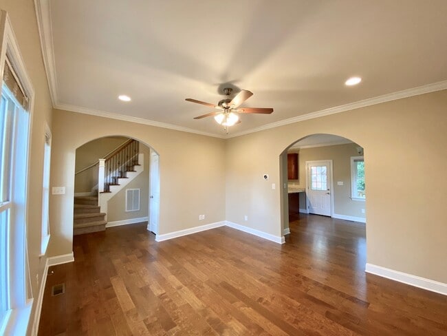 Building Photo - 2024 Jersey Ave