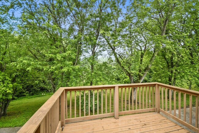 Building Photo - Two Bedroom in Sango!