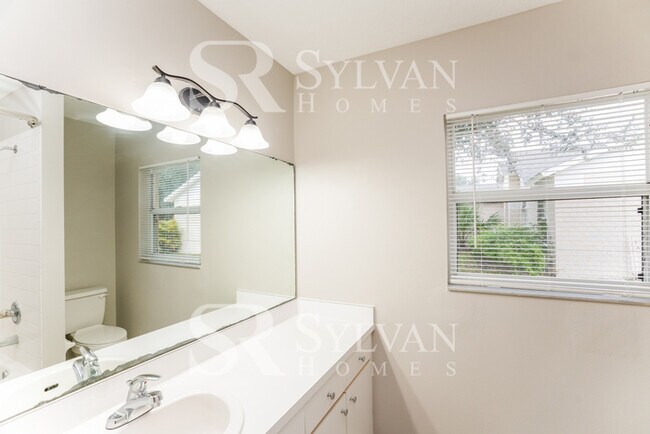 Building Photo - 10522 Juliano Dr