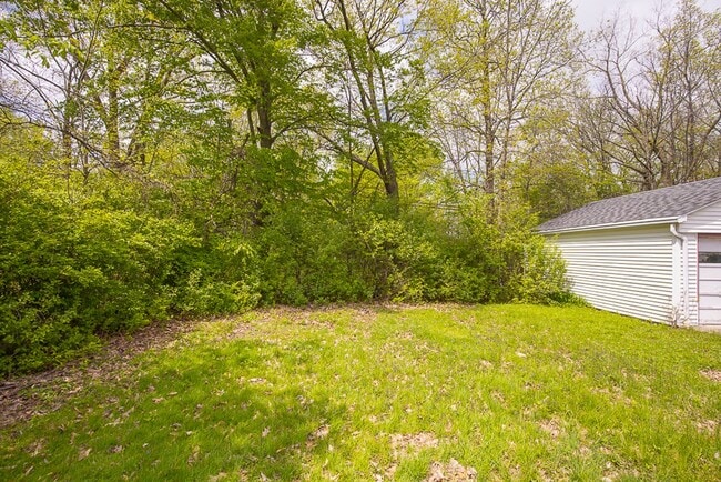Building Photo - Convenient Showings — No Appointment Needed!