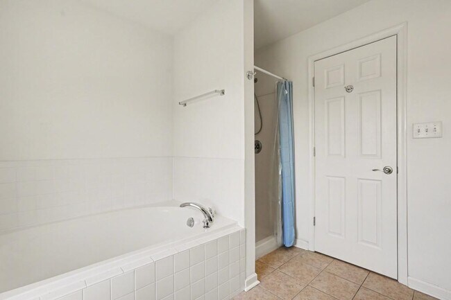 Building Photo - 5050 Mendenhall Dr.