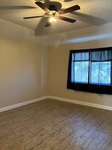 Building Photo - 5708 Coral Cir