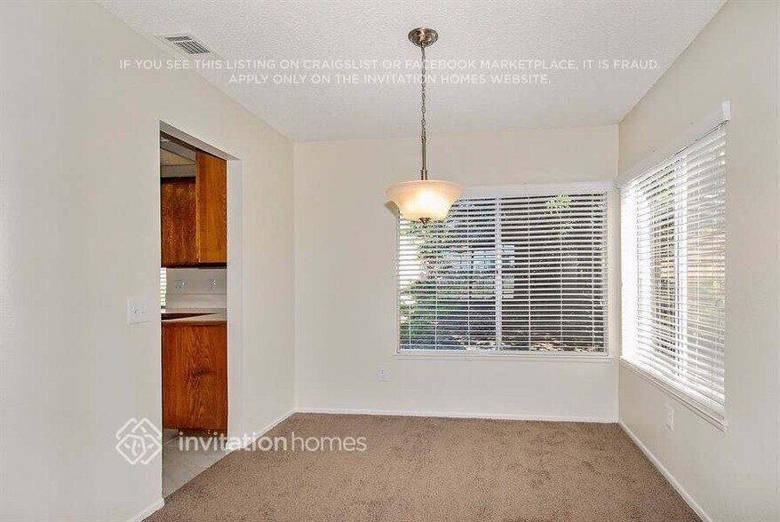 Building Photo - 15940 Miller Ave