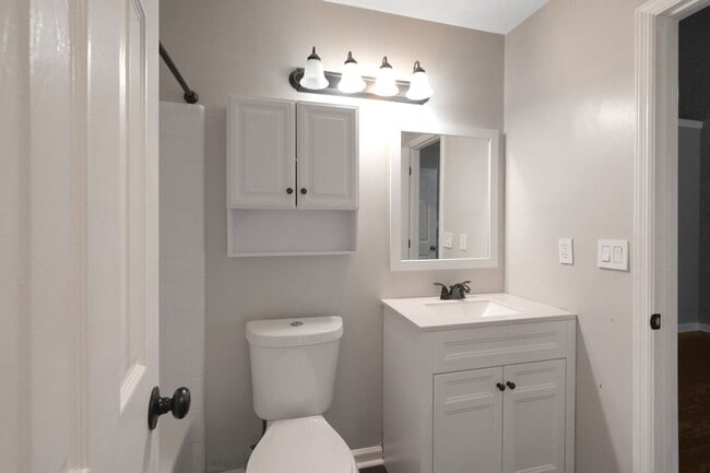 Building Photo - Charming 2BR Condo in Alpharetta