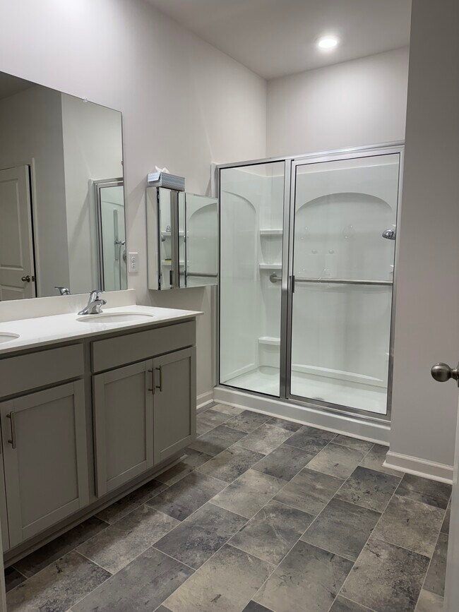 Building Photo - 839 Barlow Ln