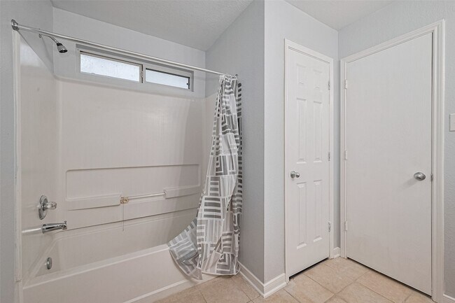 Building Photo - 2123 Gable Hollow Ln