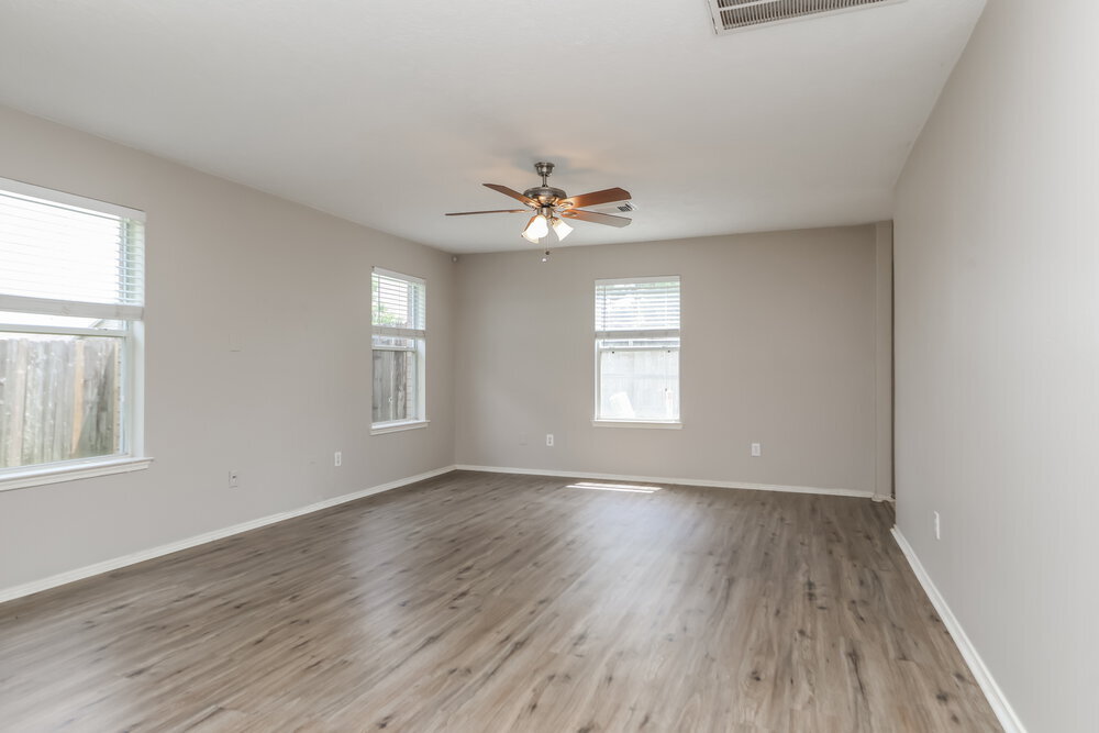 Building Photo - 33322 Cottonwood Bend