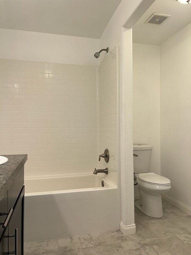 Building Photo - Please contact Vaughn Realty to set up an appointment, 760-446-6561