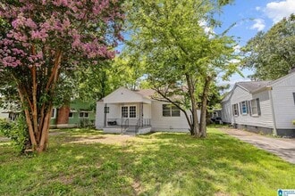 Building Photo - 5000 Court I