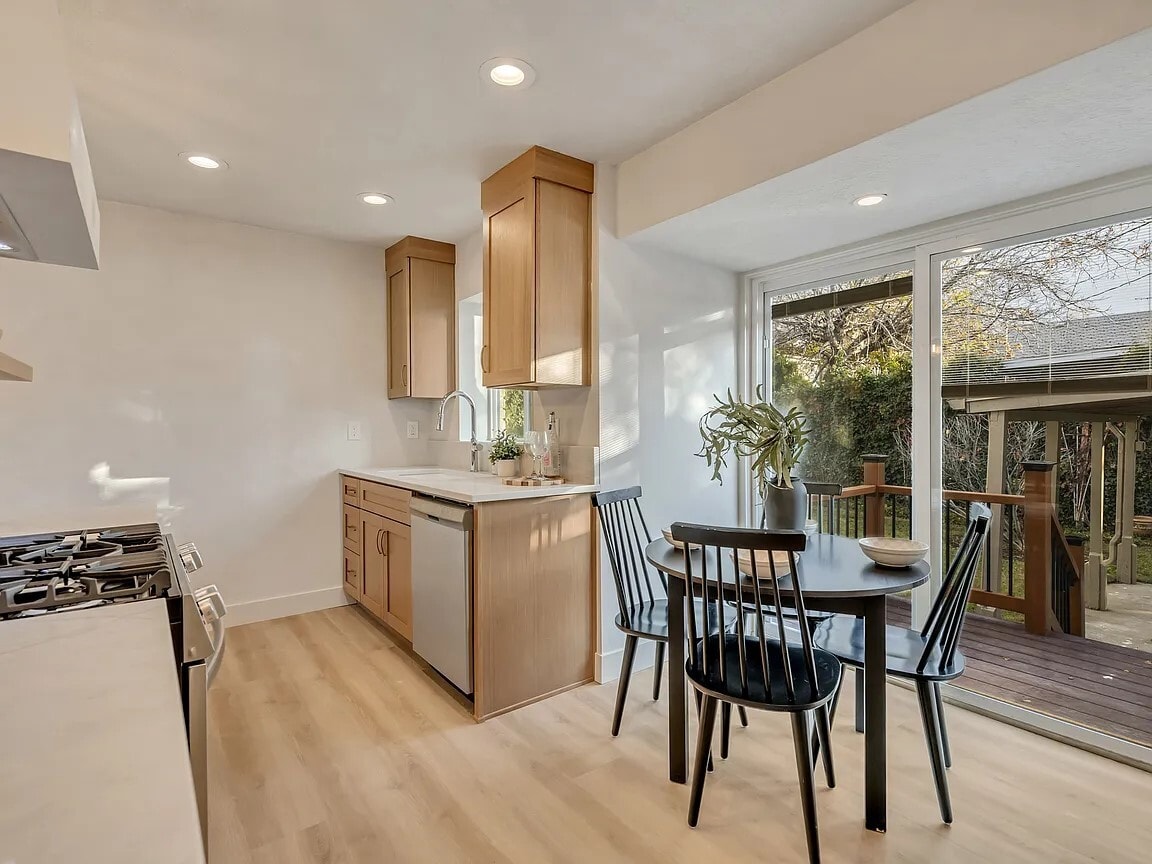 Building Photo - 2590 E 2100 S