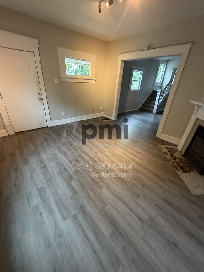 Building Photo - 3502 N Kenwood Ave