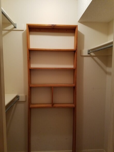 Building Photo - 2206 Aspen Ter