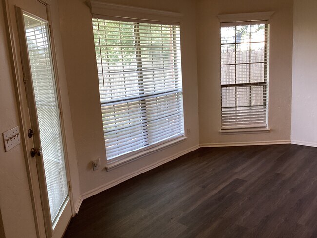 Building Photo - 17552 Zinc Dr