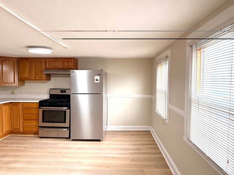 Building Photo - 10 Mall St