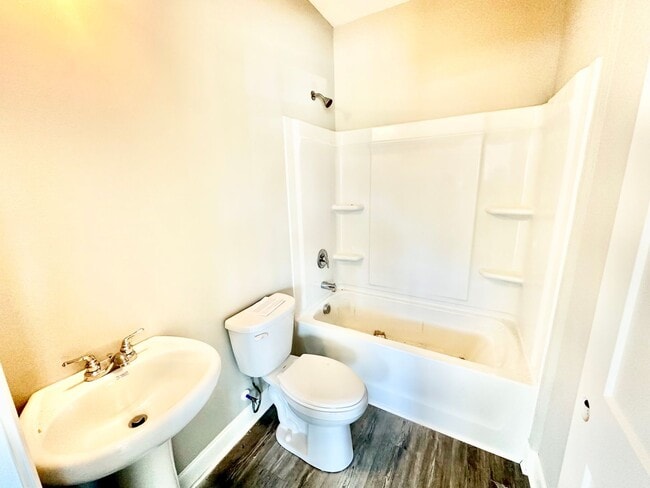 Building Photo - 416 S Confederate Ave