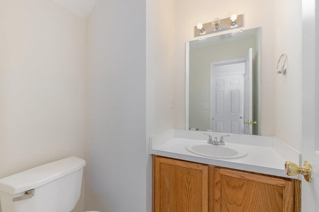 Building Photo - 3819 Northlake Dr