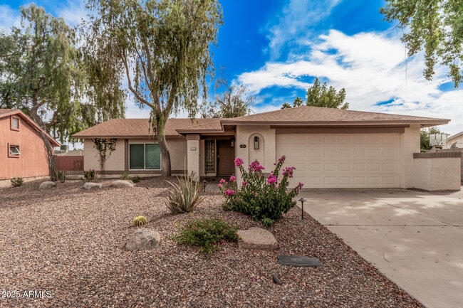 Building Photo - 9265 E Kalil Dr