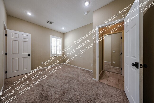 Building Photo - 14977 W Charter Oak Rd