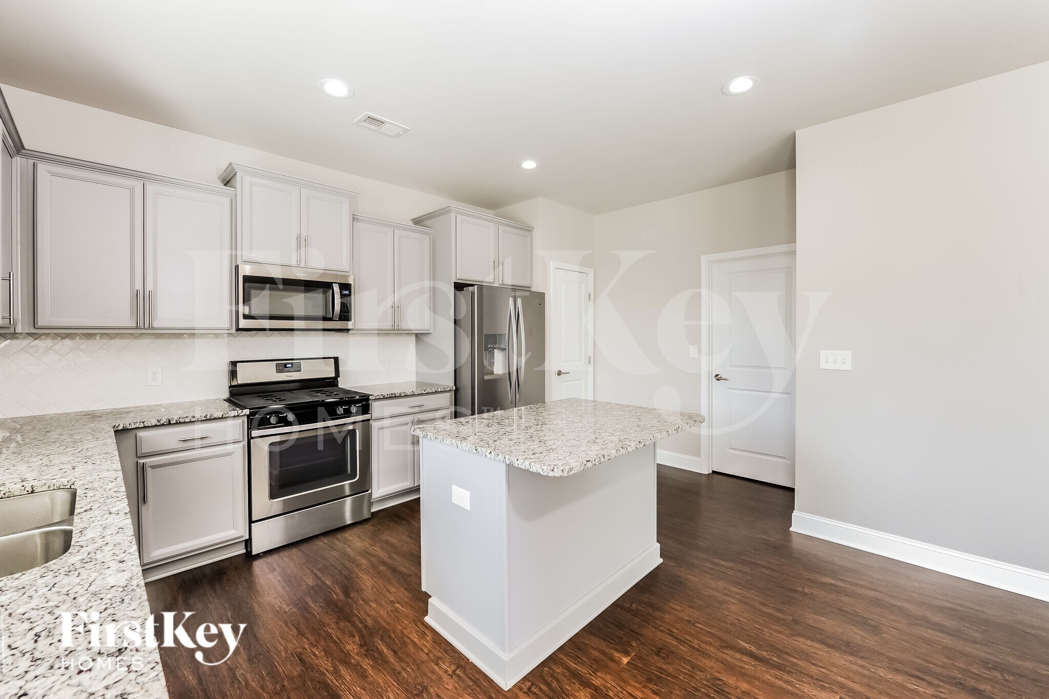 Building Photo - 2061 Chesley Dr