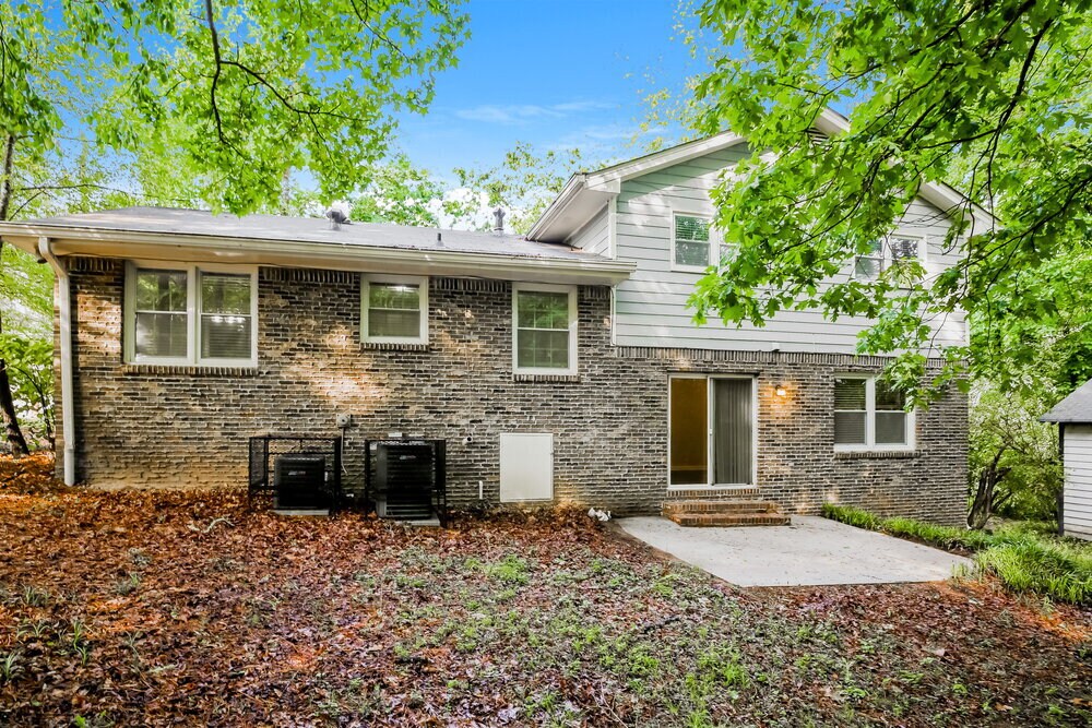 Building Photo - 2264 Old Concord Dr SE