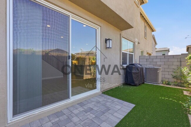 Building Photo - 5832 E Rose Gdn Ln