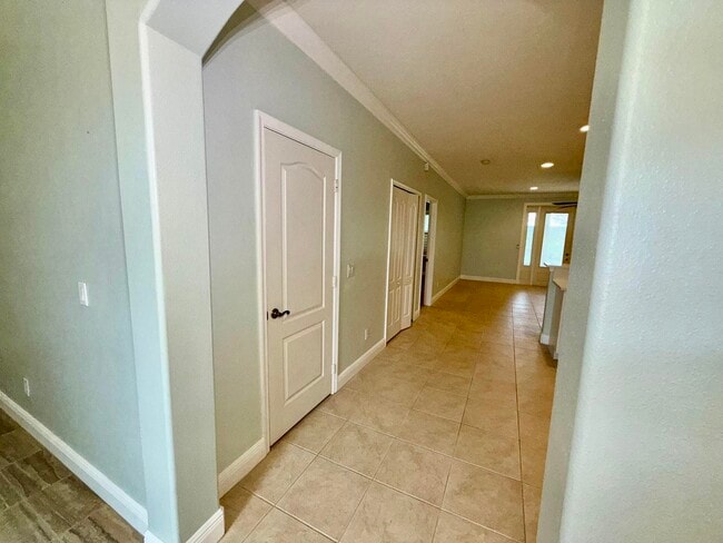 Building Photo - 1203 Scarlet Oak Cir