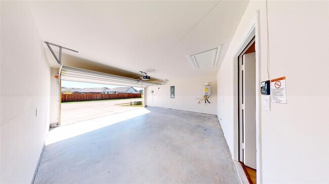 Building Photo - 11409 Headwater Ct