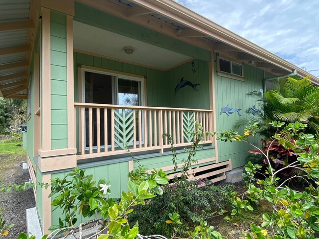 Building Photo - 3/2 In The Hawaiian Paradise Park Sunbelt!