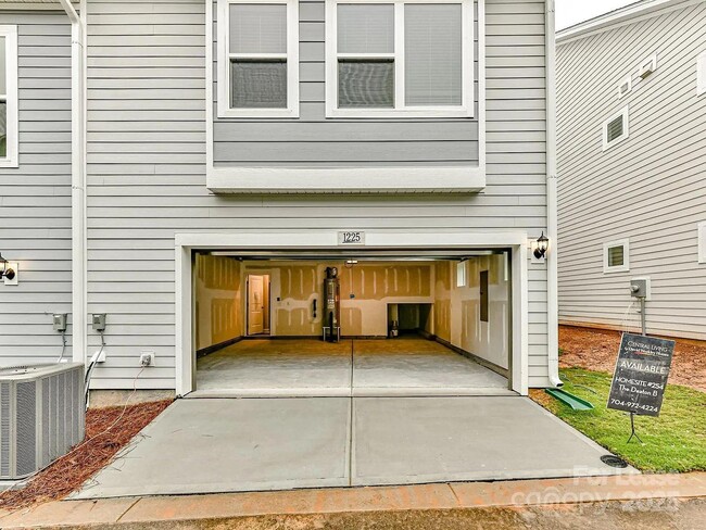 Building Photo - 1225 Kohler Ave