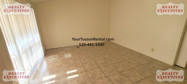 Building Photo - 22nd & Kolb Area Condo - Upstairs unit in ...